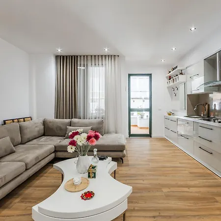 Apartment The Garden Jacuzzi By Ps