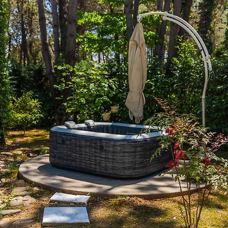 The Garden Jacuzzi By Ps Apartment *
