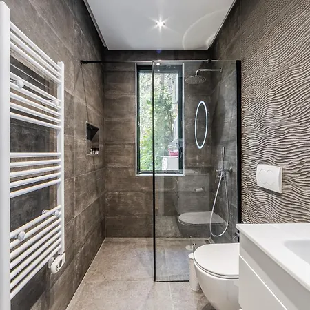 The Garden Jacuzzi By Ps Apartment Golem (Tirana)
